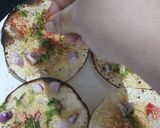 A picture of step 4 of Masala papad.