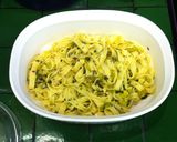 Foto del paso 2 de la receta: Tallarines con poro y alcaparras