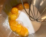 Foto del paso 5 de la receta Roscón gallego con esencia de almendra y vainilla