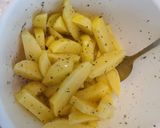 Fokhagymás sertésszűz, sült krumplival, karamellizált hagymával recept fázis 1 fotója