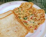 A picture of step 5 of Fluffy, Butter Omelette 😋😋.