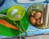 Foto langkah ke 1 dari resep Sosis Egg Roll Simple.