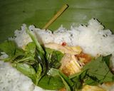 Foto langkah ke 4 dari resep Nasi bakar ayam suwir.