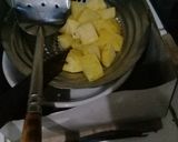 Foto langkah ke 2 dari resep Perkedel Kentang Eggless #36.