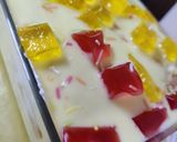 A picture of step 4 of Creamy Custard with Jelly.