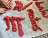 Foto del paso 5 de la receta: Galletas de mantequilla para la `Red Party’ de la guardería de Mateo