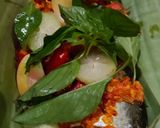 Foto langkah ke 4 dari resep Pepes Ikan Patin Belimbing Wuluh.