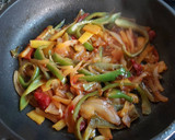 Foto del paso 5 de la receta: Fajitas de pollo con nopales y calabaza