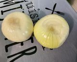 Une image de l'étape 1 de Oignons croustillants marinés épicés grillés.