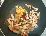 Foto langkah ke 2 dari resep Kwetiaw kuah baso & crabstick.