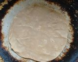 A picture of step 3 of Egg wrap with veggies.