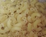 A picture of step 5 of 3 layers pan macaroni.