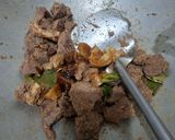 Foto langkah ke 6 dari resep Semur Daging Sapi (1 kg) Manis Gurih Kaya Rempah.