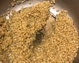 Foto del paso 1 de la receta: Trigo 🌾 con pollito al sillao