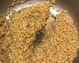 Foto del paso 1 de la receta: Trigo 🌾 con pollito al sillao