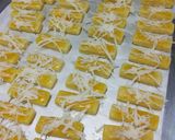 Foto langkah ke 3 dari resep Kastengel keju.