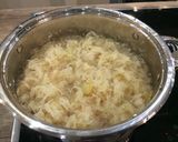 Húsgombócok savanyú káposztával recept fázis 4 fotója