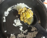 Foto del paso 5 de la receta: Guisado de nopalitos en chile cascabel