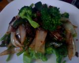 Foto langkah ke 5 dari resep Tumis brokoli buncis siram kornet.