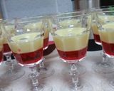 A picture of step 2 of Mango custard jelly.
