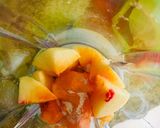 Foto del paso 2 de la receta: LICUADO DE PELÓN (con agregado de jugo en polvo de sobre)