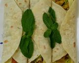 صورة لخطوة 6 من وصفة شاورما الدجاج بخبز التورتيلا طعم روووعة 😋😋😋
