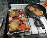 Foto del paso 3 de la receta: Carre de cerdo con hueso, al horno con cerveza negra