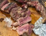 Foto del passaggio 2 della ricetta Tomahawk perfetto nel BBQ a gas