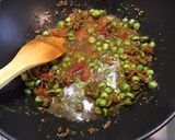 Une image de l'étape 15 de Sundakai aux tomates et épices indiennes.
