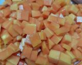 A picture of step 1 of Papaya halwa.