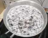 Foto langkah ke 2 dari resep Puding santan cincau hitam.