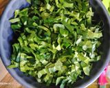 Foto langkah ke 1 dari resep Tumis Daun Mengkudu Simpel.