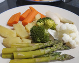 Foto del paso 2 de la receta: Verduras al vapor con vaporera de bambú