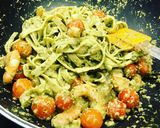 Foto del paso 3 de la receta Tallarines al pesto de almendras y anacardos con cherry y langostinos 🦐