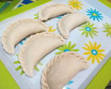 Foto del paso 3 de la receta: Empanadas de Jurel y Pimentones Rojos 🥟