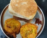 A picture of step 5 of Vada pav.