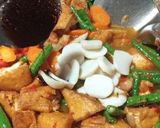 Foto langkah ke 4 dari resep Tumis bakso ikan tahu pedas manis non msg.