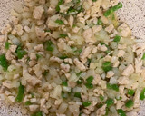 Foto del paso 2 de la receta: Cous cous de pollo y verduras con soja