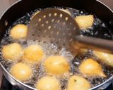 A picture of step 8 of Ram ladoo with mint coriander chutney.