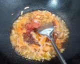 Foto langkah ke 2 dari resep Tempe dan Sosis Masak Saus Tomat.