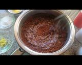 صورة لخطوة 1 من وصفة كيكة الشوكولاتة بالمقلاة دون الحاجة للفرن 🍫