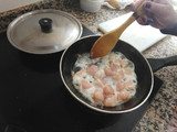 Arroz con pétalos de rosa