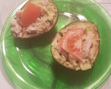 Foto del paso 2 de la receta: Aguacates rellenos de ensalada atún de dieta