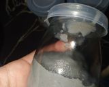 Hình bước làm 3 của món Ăn dặm cho bé: Sữa đậu trắng tươi mix mè đen