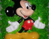 Foto del paso 12 de la receta: Gelatina de micky mousse con fondo verde
