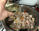 Foto del paso 4 de la receta: Estofado de ternera con patatas