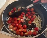 Foto del paso 5 de la receta: Espaguetis al vermú, coquinas y gambones