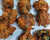 A picture of step 3 of Pyazi pakora.