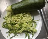 Foto del paso 3 de la receta: Pollo al limón fácil con ensalada de vegetales varios (todos de estación)