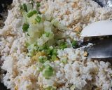 Foto langkah ke 4 dari resep Nasi Goreng Gorengan dengan Sayur Rebus.